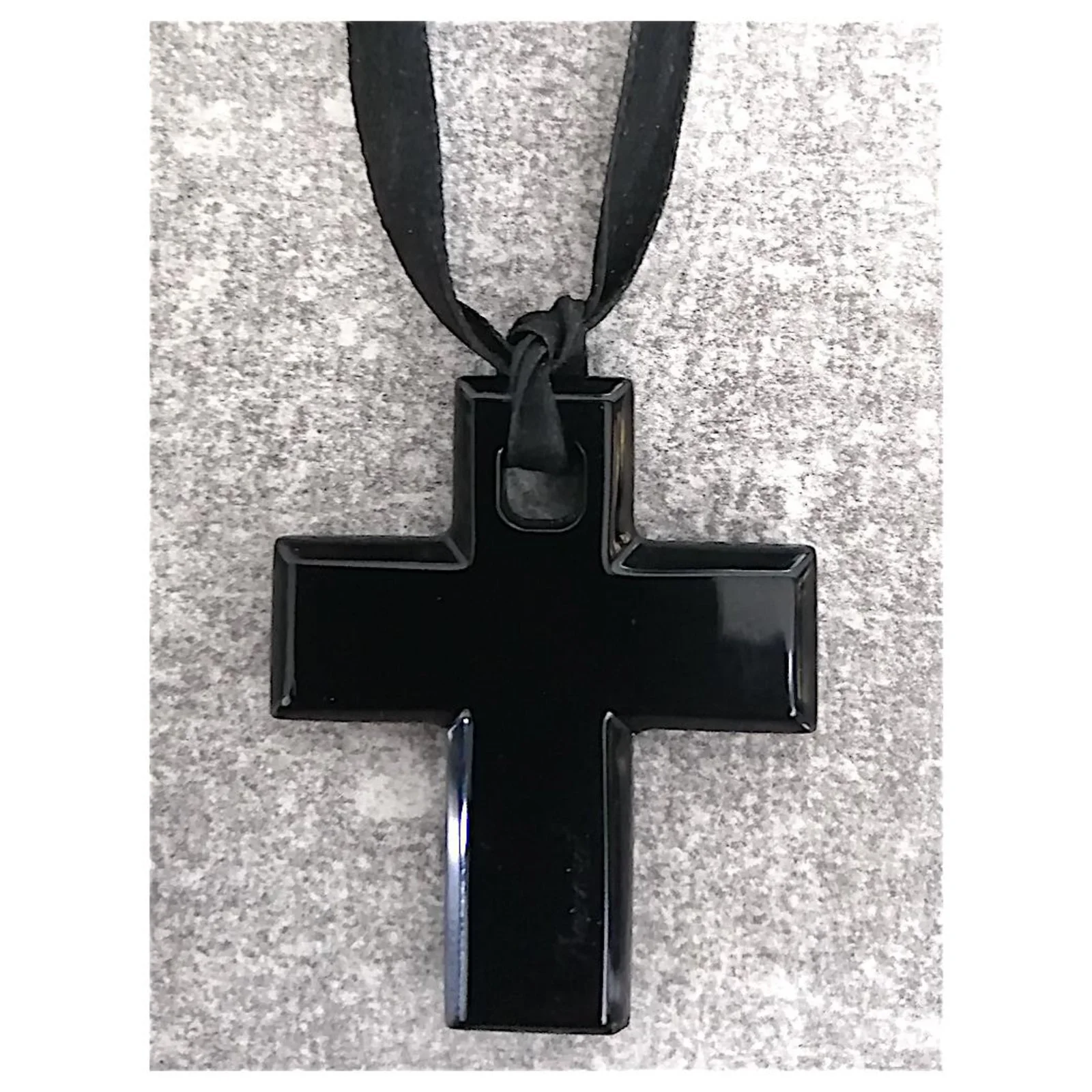 Croix Noire En Cristal Baccarat 2 Croix Noire En Cristal Baccarat – Image 2