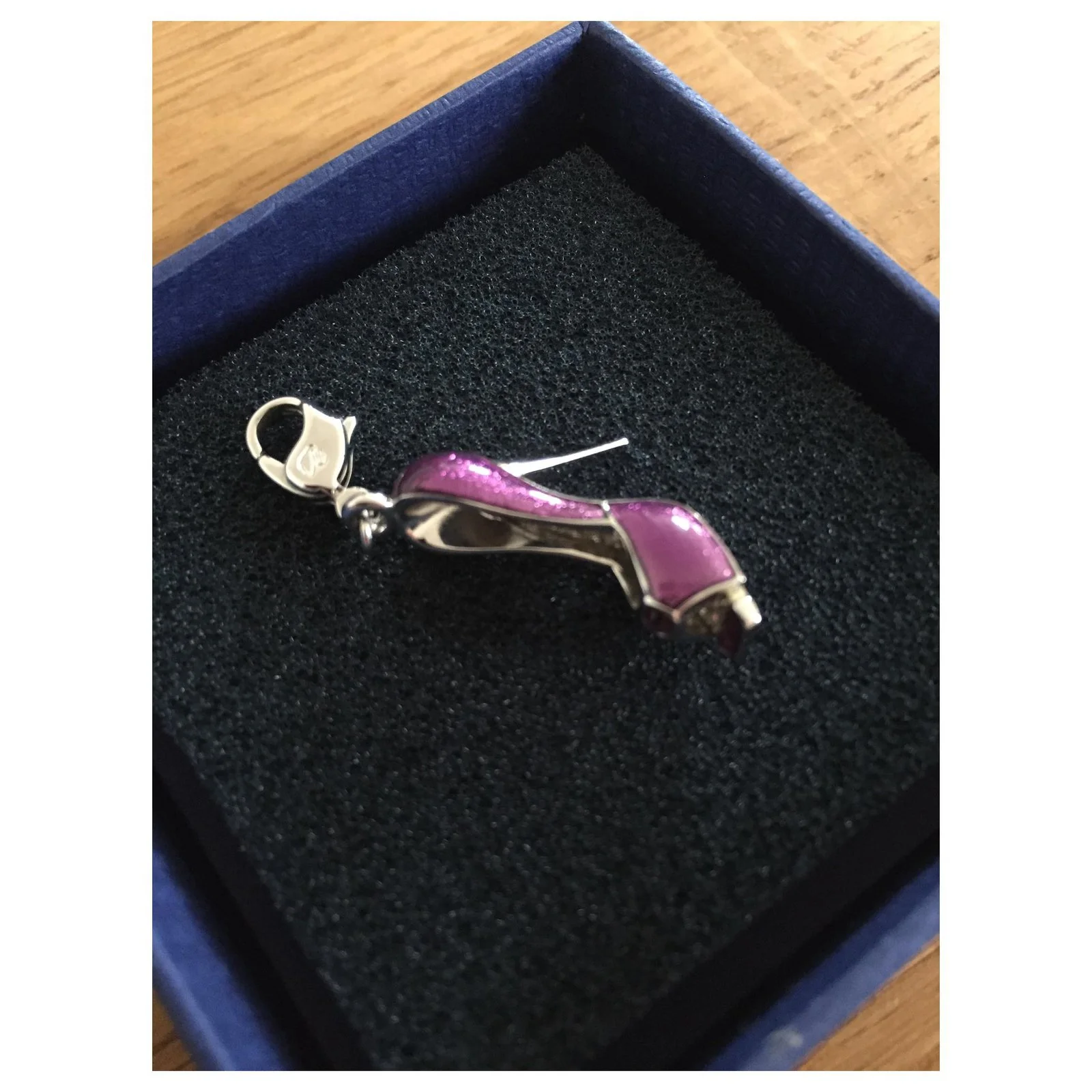 Swarovski Pendentif Chaussure à Talon Violet 2 Swarovski Pendentif Chaussure à Talon Violet – Image 2