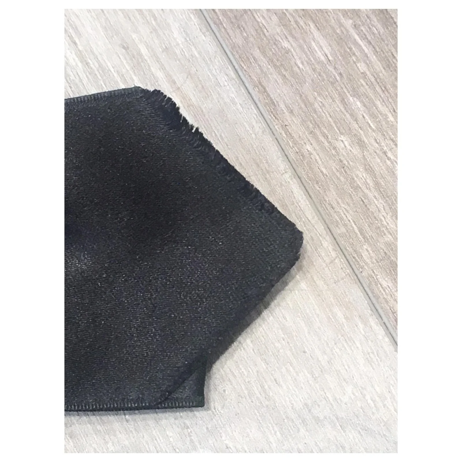 Chanel Accessoires Pour Cheveux Noir Doré 4 Chanel Accessoires Pour Cheveux Noir Doré – Image 4