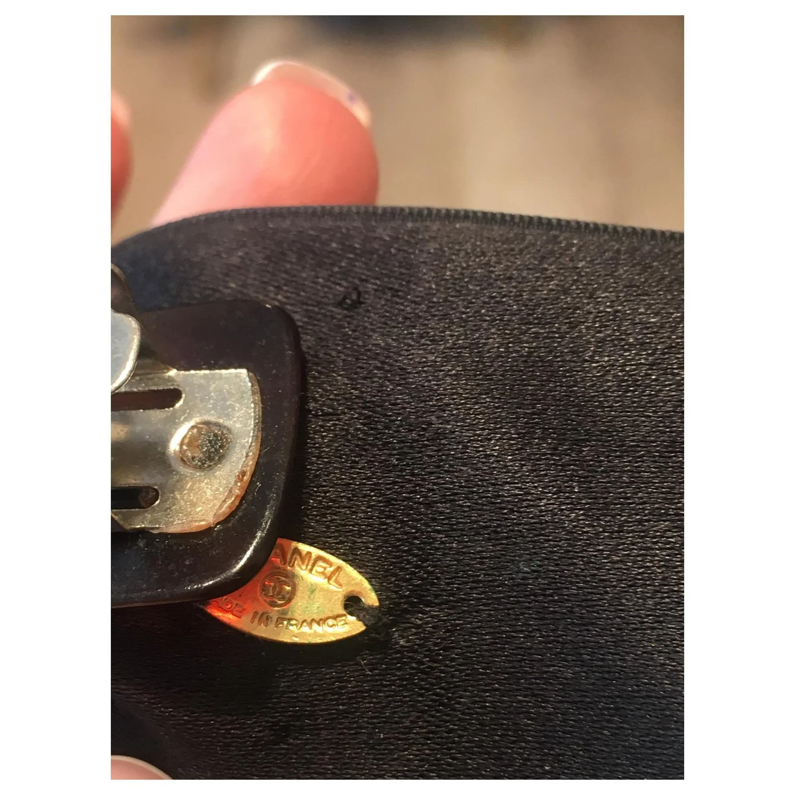 Chanel Accessoires Pour Cheveux Noir Doré 6 Chanel Accessoires Pour Cheveux Noir Doré – Image 6