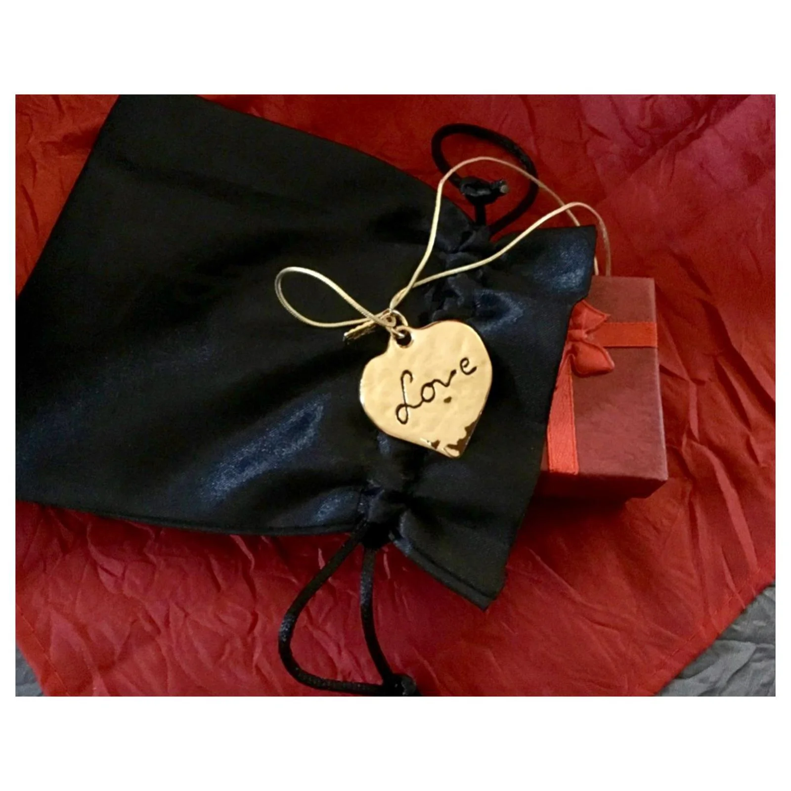 Yves Saint Laurent PENDENTIF COEUR LOVE YSL Doré 7 Yves Saint Laurent PENDENTIF COEUR LOVE YSL Doré – Image 7