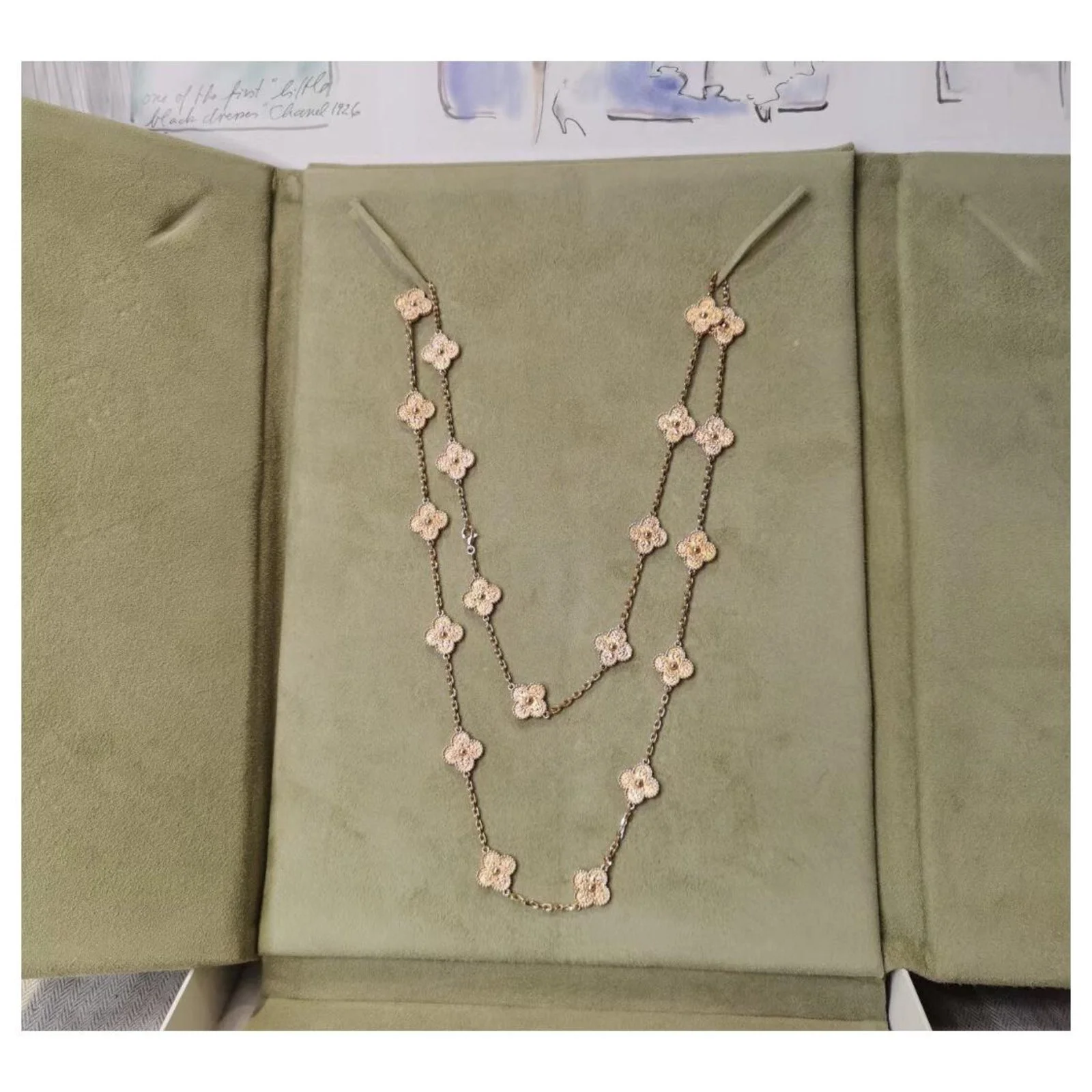 Van Cleef & Arpels Vintage Alhambra Doré 2 Van Cleef & Arpels Vintage Alhambra Doré – Image 2