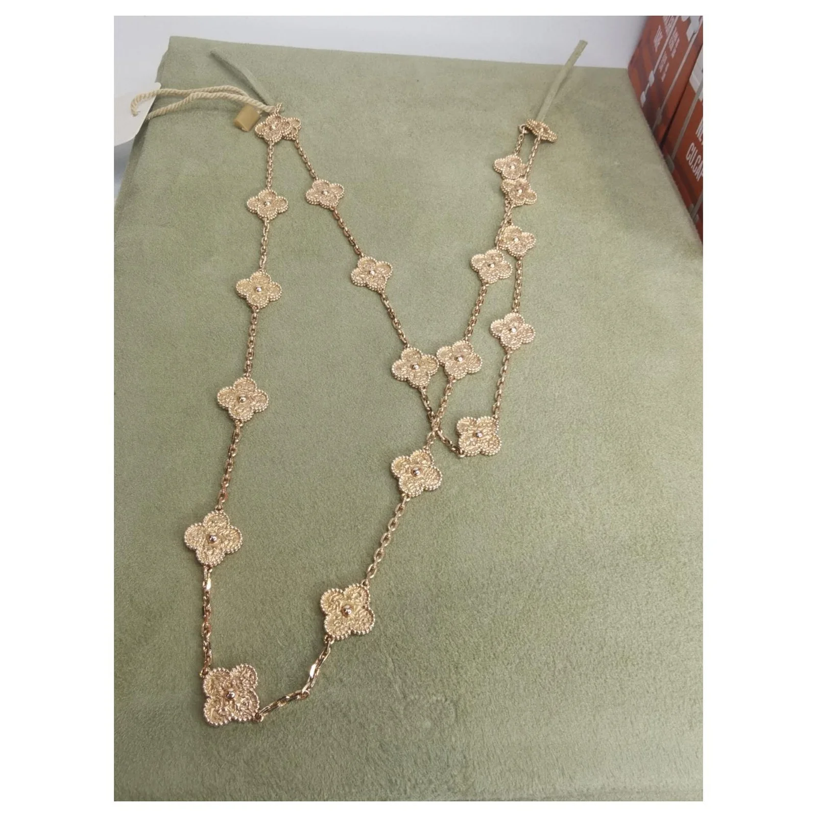 Van Cleef & Arpels Vintage Alhambra Doré 5 Van Cleef & Arpels Vintage Alhambra Doré – Image 5