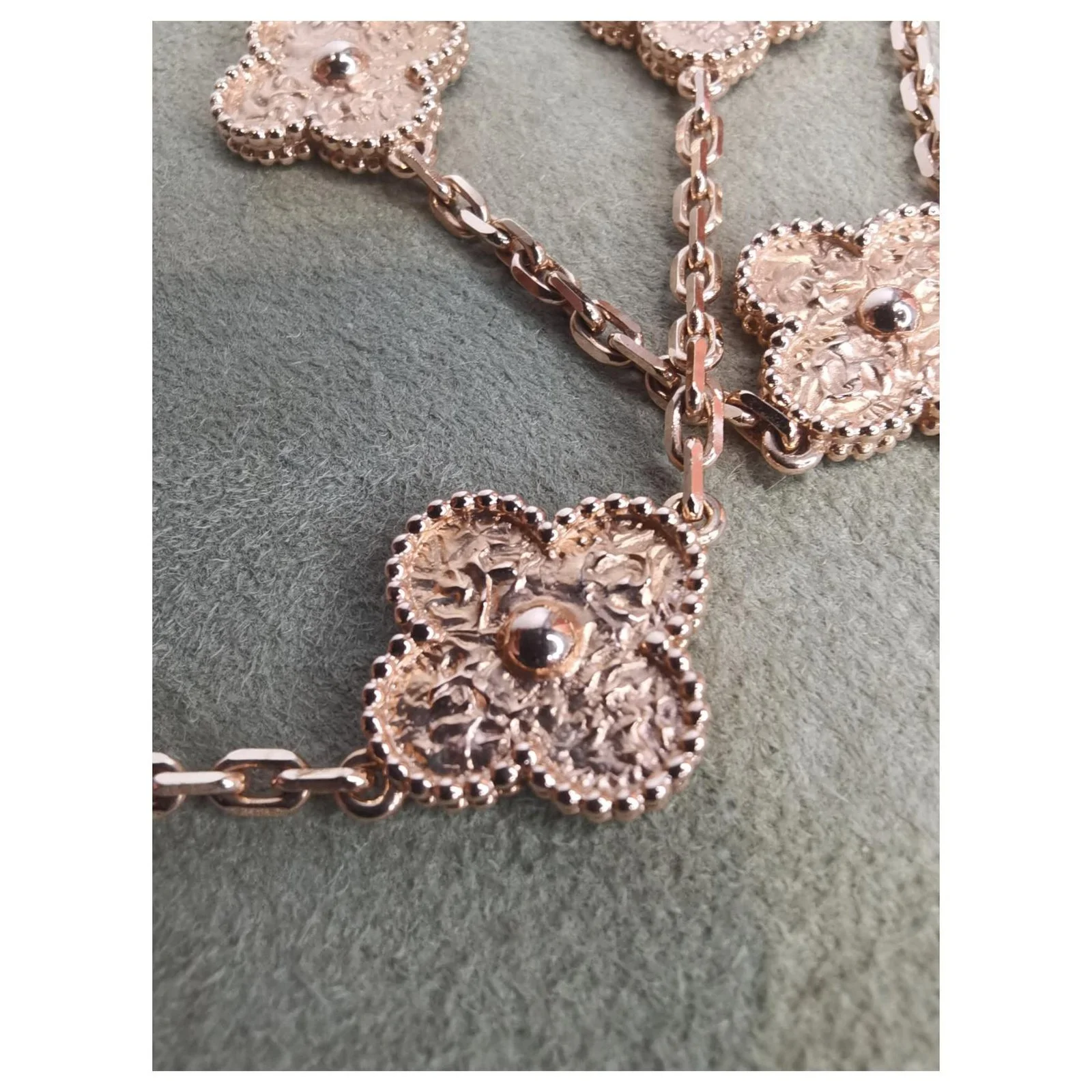 Van Cleef & Arpels Vintage Alhambra Doré 6 Van Cleef & Arpels Vintage Alhambra Doré – Image 6