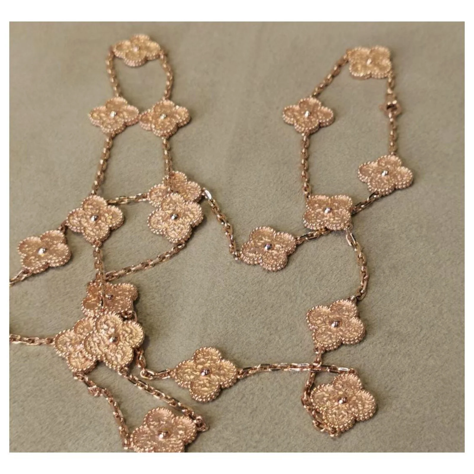 Van Cleef & Arpels Vintage Alhambra Doré 7 Van Cleef & Arpels Vintage Alhambra Doré – Image 7