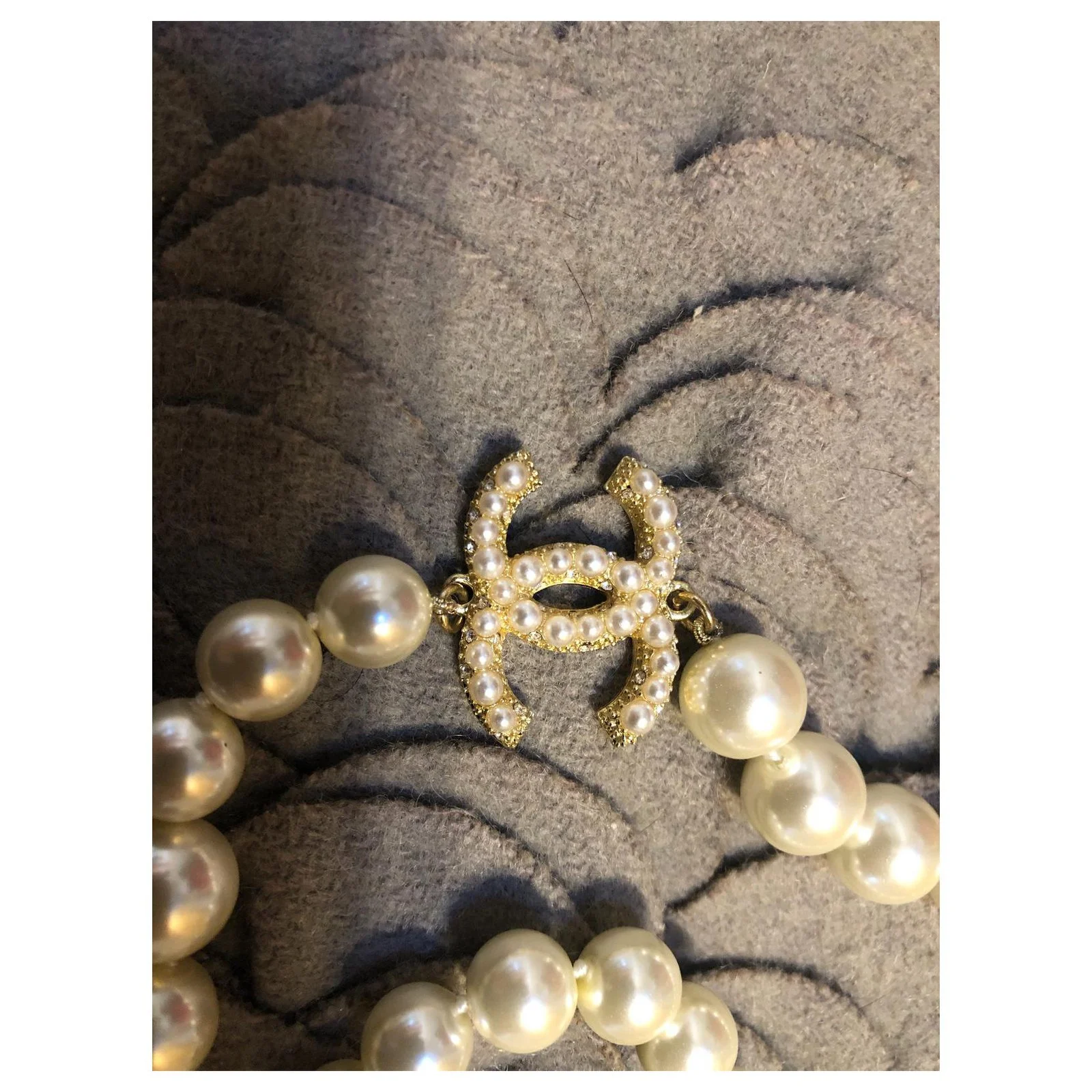 Chanel Colliers Longs Blanc 5 Chanel Colliers Longs Blanc – Image 5