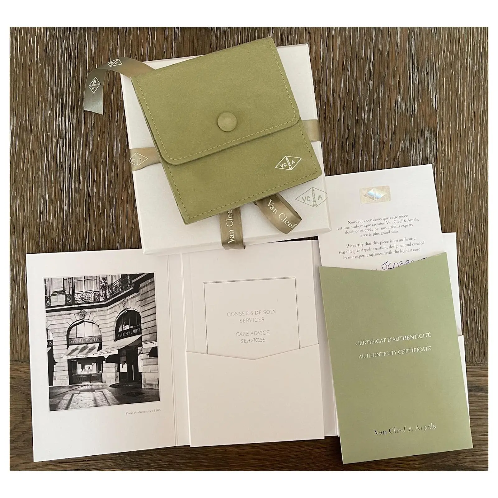 Van Cleef & Arpels 2021 Pendentif Vacances Or Rose Diamant Rhodonite 10 Van Cleef & Arpels 2021 Pendentif Vacances Or Rose Diamant Rhodonite – Image 10