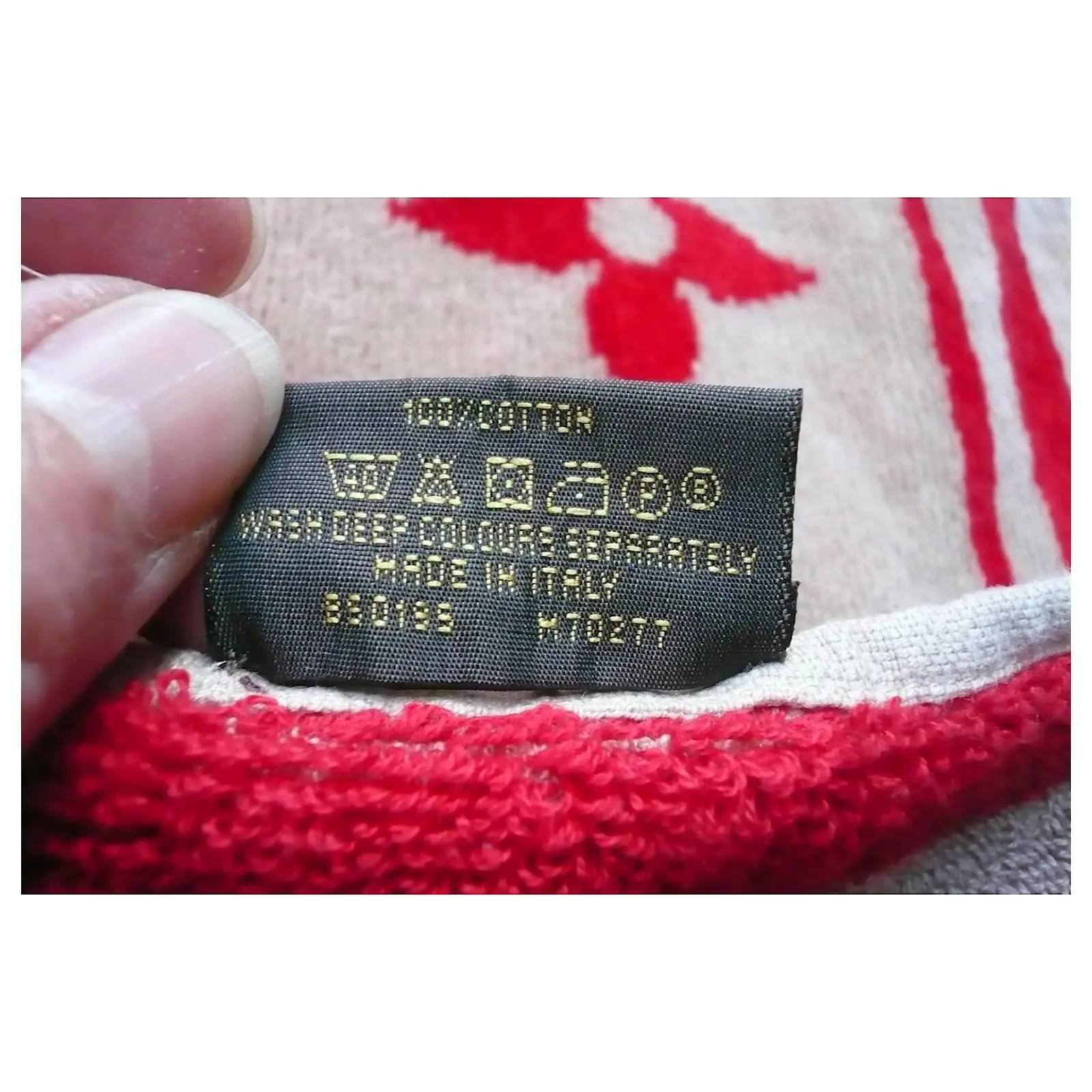 Autres Bijoux LOUIS VUITTON Serviette De Plage MONOGRAM ETAT NEUF Multicolore 5 Autres Bijoux LOUIS VUITTON Serviette De Plage MONOGRAM ETAT NEUF Multicolore – Image 5