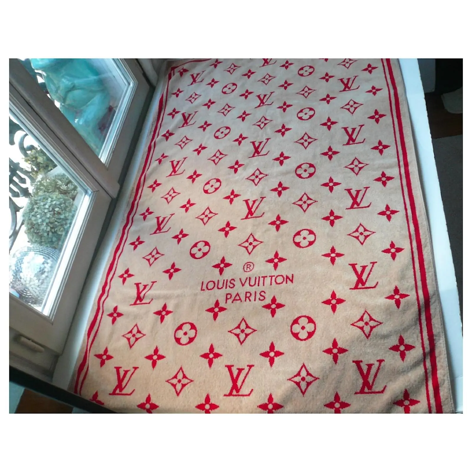 Autres Bijoux LOUIS VUITTON Serviette De Plage MONOGRAM ETAT NEUF Multicolore 6 Autres Bijoux LOUIS VUITTON Serviette De Plage MONOGRAM ETAT NEUF Multicolore – Image 6