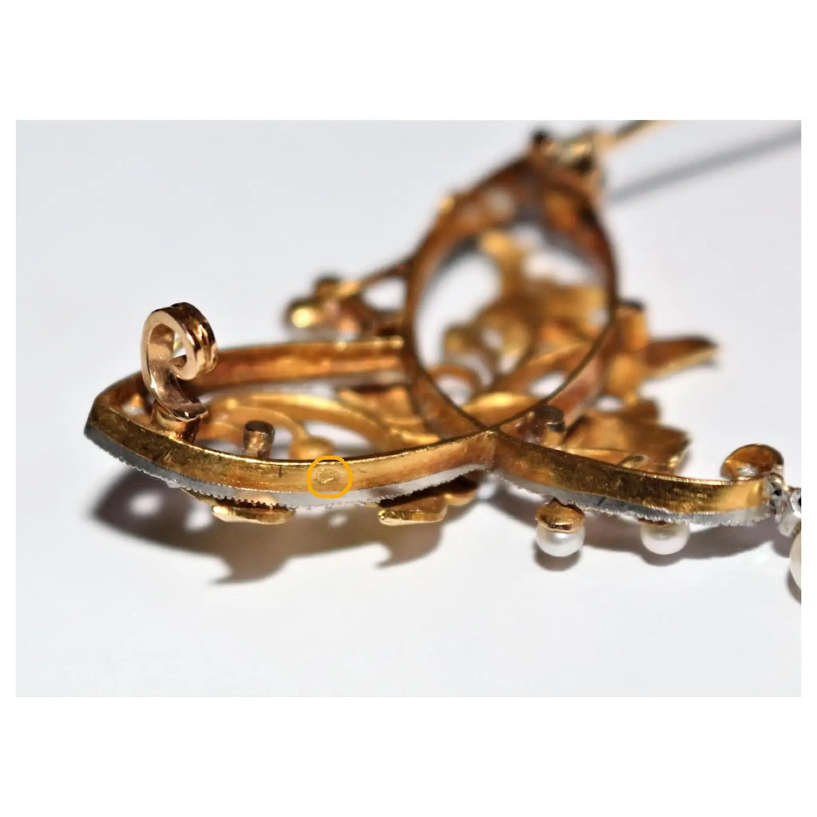 Autre Marque Broche - Pendentif Art Nouveau Doré 4 Autre Marque Broche - Pendentif Art Nouveau Doré – Image 4