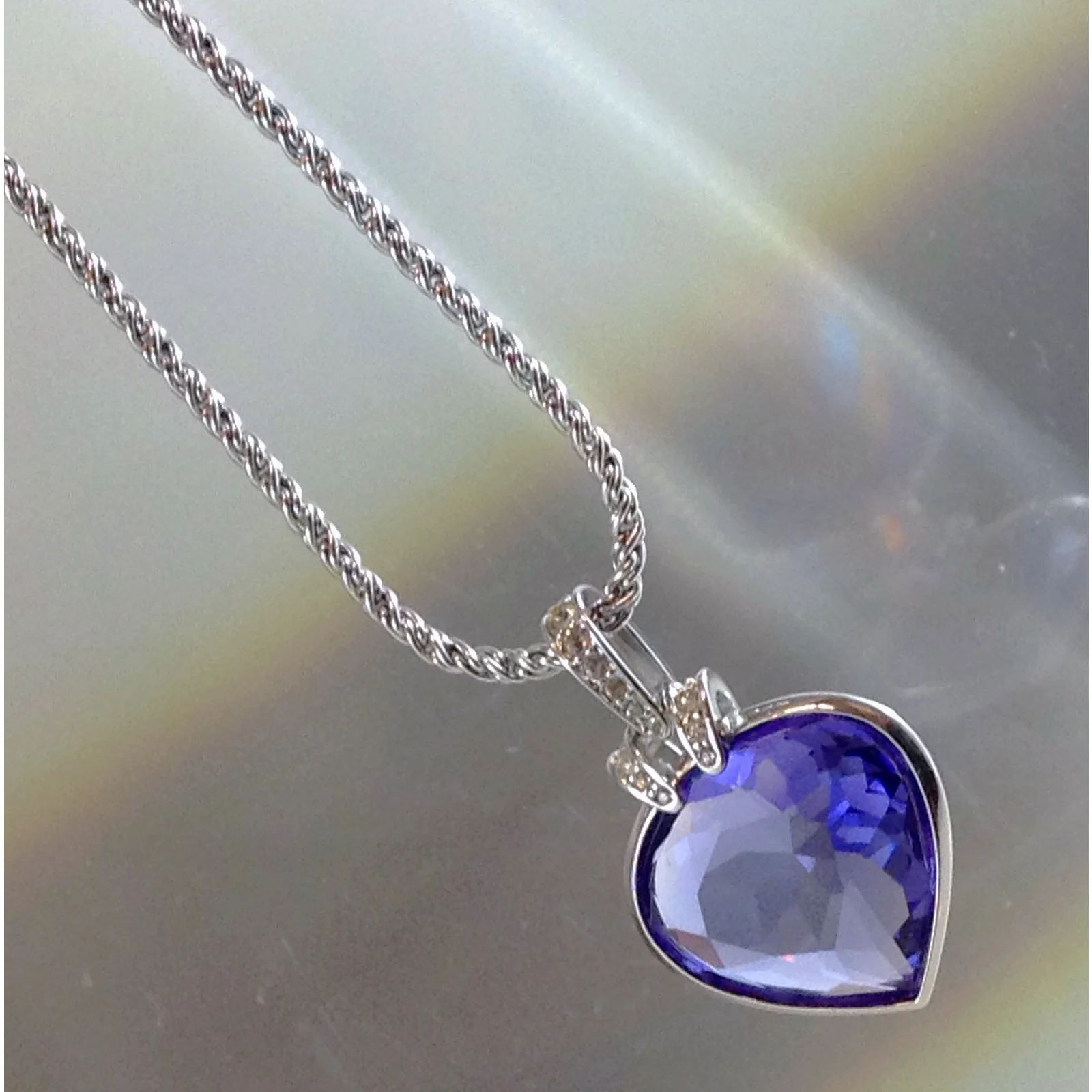 Swarovski Collier Argenté Violet 5 Swarovski Collier Argenté Violet – Image 5