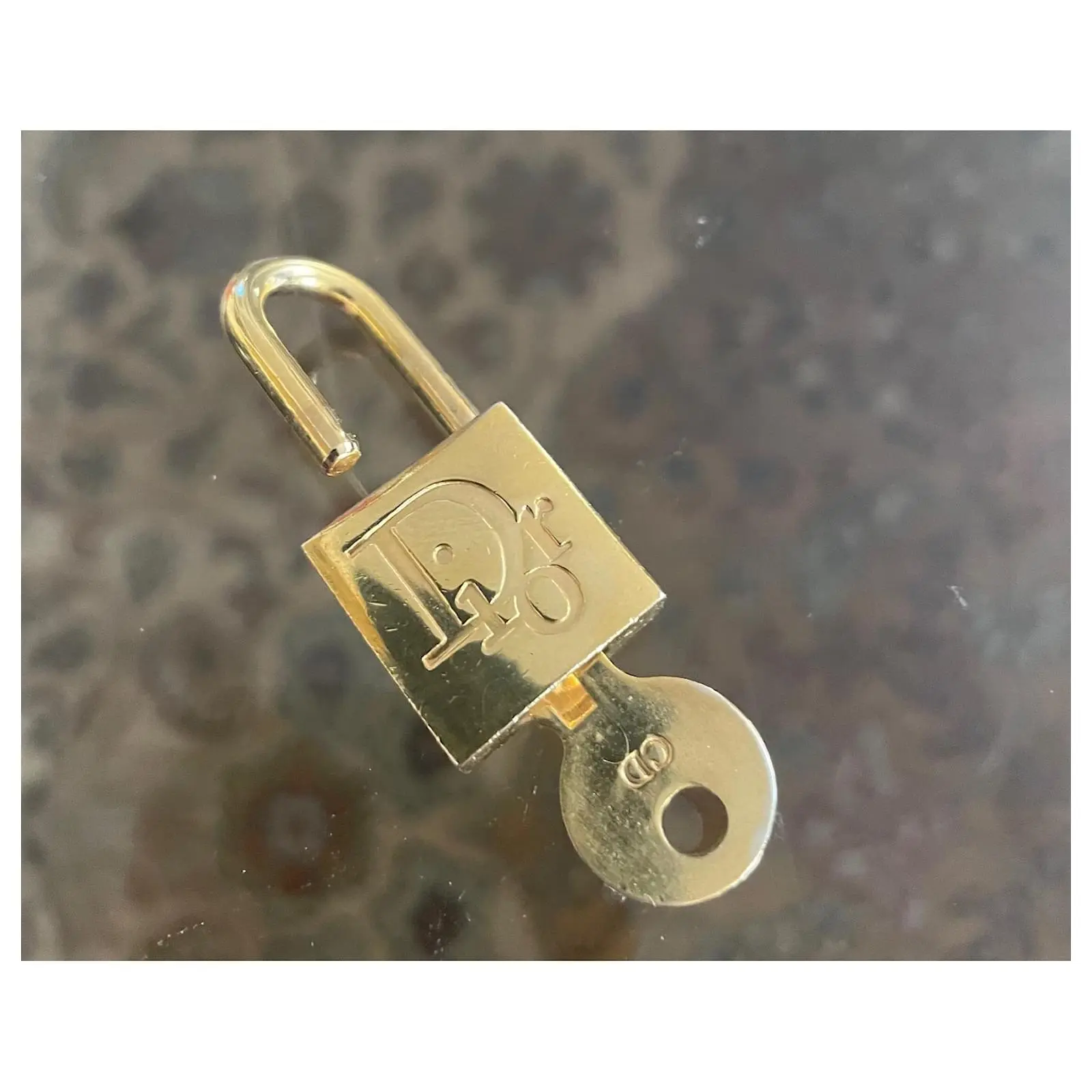 Autres Bijoux Cadenas Dior Vintage Doré 3 Autres Bijoux Cadenas Dior Vintage Doré – Image 3