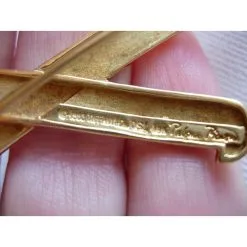 Tiffany & Co. Tiffany & Co Pendentif /broche KISS / BISOUS Doré 12 Tiffany & Co. Tiffany & Co Pendentif /broche KISS / BISOUS Doré -Collier Soldes 56148 6