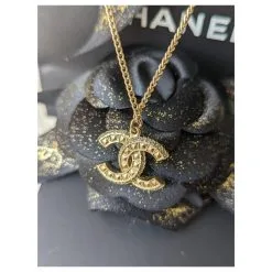 Chanel CC F16Collier Pendentif Avec Logo En Cristal V GHW Dans Une Boîte Doré -Collier Soldes 572306 3