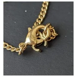 Chanel CC F16Collier Pendentif Avec Logo En Cristal V GHW Dans Une Boîte Doré -Collier Soldes 572306 4
