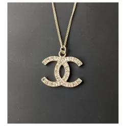 Chanel CC B12Un Collier En Cristal Carré Classique Avec Logo Dans Le Reçu De L'étiquette GHW Doré -Collier Soldes 647750 6