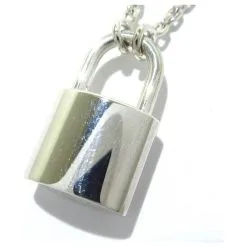 Autres Bijoux Louis Vuitton Pandantifushil BarLockit Argenté 10 Autres Bijoux Louis Vuitton Pandantifushil BarLockit Argenté -Collier Soldes 866649 3