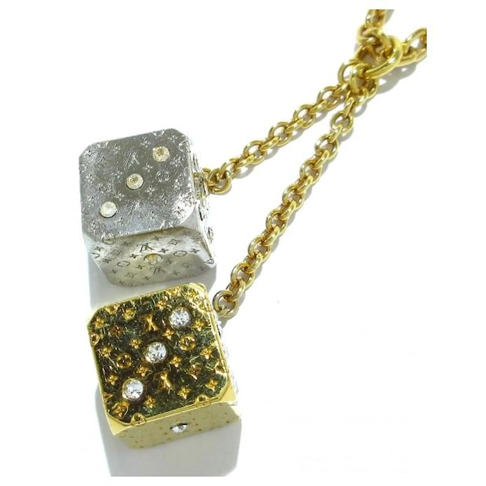 Autres Bijoux Louis Vuitton Collier Pendentif Lucky Gram Argenté Doré 3 Autres Bijoux Louis Vuitton Collier Pendentif Lucky Gram Argenté Doré – Image 3