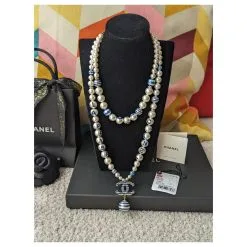 Chanel CC A19Boucles D'oreilles Collier Et Boucles D'oreilles La Pausa Cruise Avec Logo C Et Perles Bleues 16 Chanel CC A19Boucles D'oreilles Collier Et Boucles D'oreilles La Pausa Cruise Avec Logo C Et Perles Bleues -Collier Soldes 878330 7