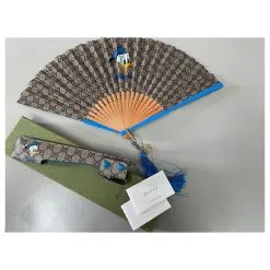 Autres Bijoux Gucci Disney X Gucci Éventail Donald Duck Multicolore -Collier Soldes 881014 6