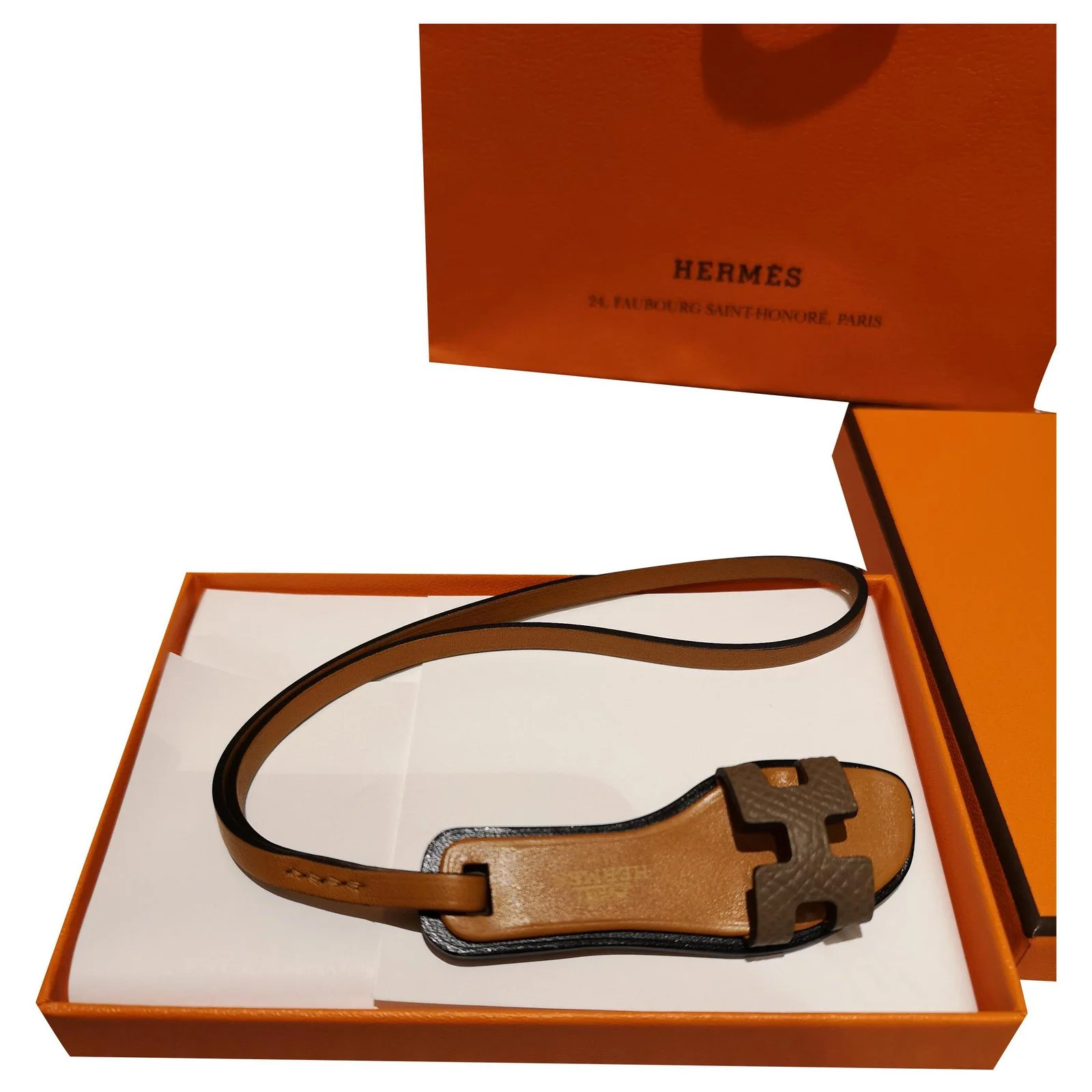 Hermès Oran Hermes Charm Taupe 1 Hermès Oran Hermes Charm Taupe